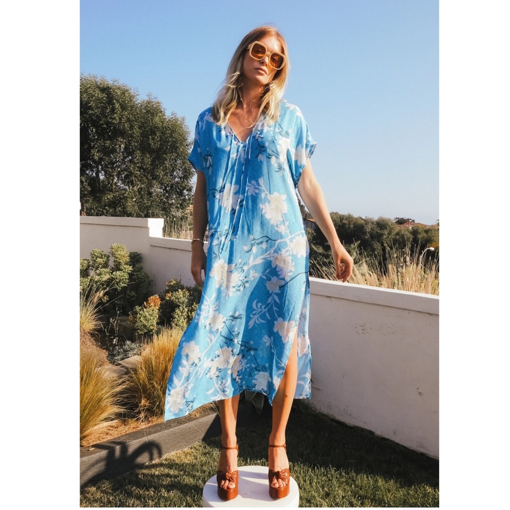 NWT Novella Royale Margot Caftan Aqua Lilies - M/L